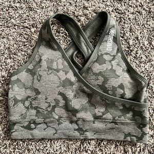 S | Gymshark Adapt Camo Seamless Sports Bra - Green